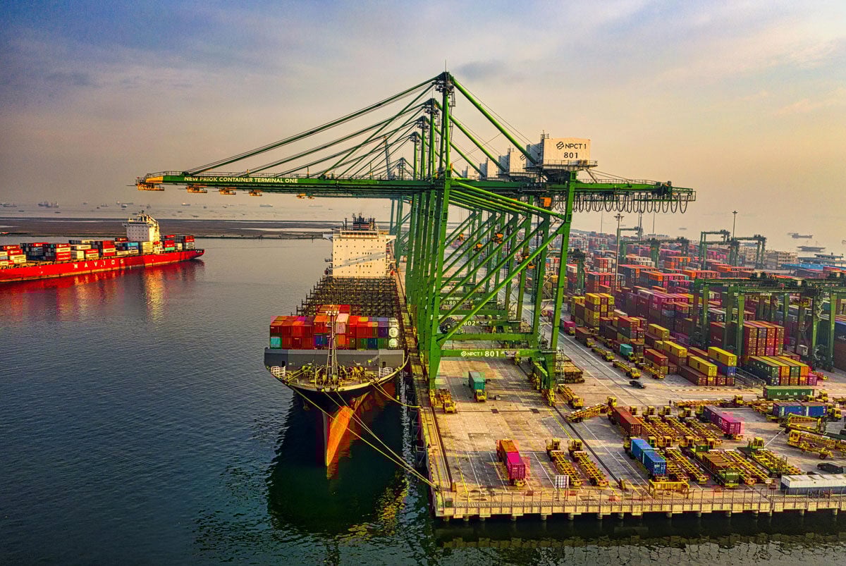 Legal and Regulatory Risks in Cross-Border Trade: How to Stay Compliant