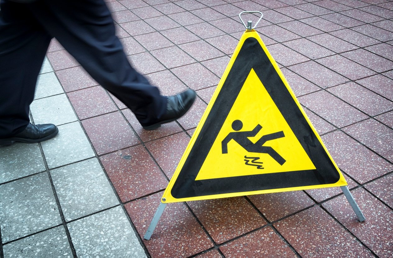 7 Factors to Consider When Handling Slip & Fall Claims